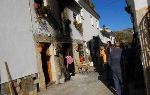 El incendio se produjo en la madrugada del jueves y causó graves daños materiales./ EVA GUZMÁN