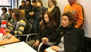 Los familiares de los marineros del 'Alakrana' muestran su firmeza al pedir la liberación de los secuestrados. /  LUIS ÁNGEL GÓMEZ