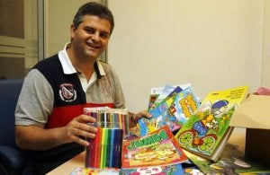 El próximo mes de febrero, José Manuel volverá a Ucrania para repartir el material entre los niños. /CARLOS MORET