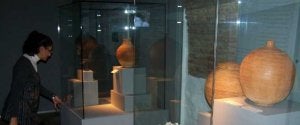 El nuevo espacio cultural cuenta con una superficie de 400 metros cuadrados, en los que se exponen piezas de hasta 7.000 años de antigüedad halladas en Frigiliana. ::                             E. C.
