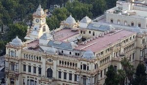 El edificio diseñado por Fernando Guerrero Strachan y Manuel Rivera Vera acaba de cumplir 90 años. ::                             CARLOS MORET