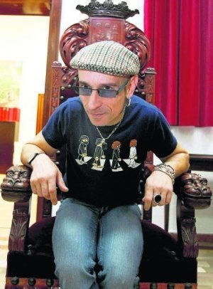 Fito Cabrales, líder de Fito y Fitipaldis: «Si un ordenador me permite escuchar a mil bandas sin pagar, ¿por qué voy a hacerlo?»