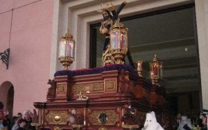 Estepona vive una noche marcada por el Amor y la Esperanza