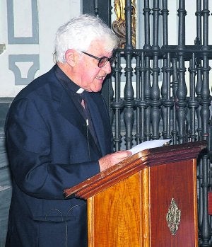 RECONOCIMIENTO. El padre Manuel Gámez. / EDUARDO NIETO