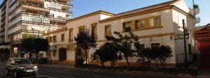 Vista del edificio de RNE, en plena avenida Ricardo Soriano, propiedad del empresario Tomás Olivo, procesado en 'Malaya'. ::                             JOSELE-LANZA