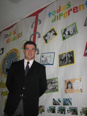 Enrique Rosell visitó ayer el colegio Tartessos. ::                             A. SALAZAR