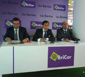 De izquierda a derecha, Pedro Gil, Diego Copado y Carlos López. ::
V. L.