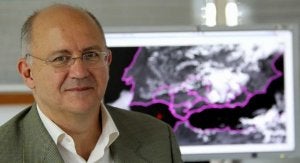 Sánchez Laulhé prevé un verano similar al anterior, ligeramente más cálido, aunque destaca la dificultad de hacer pronósticos para más de diez días. :: CARLOS MORET