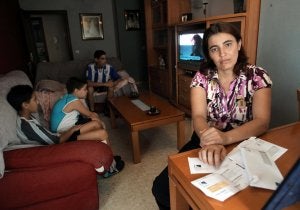 Las familias suelen tener una media de cuatro miembros y 16 euros al día. ::                             SUR