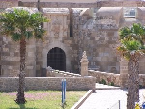 Los melillenses han aprendido a conservar y proteger los restos de su pasado, además de presumir con orgullo del rico patrimonio que ha sobrevivido al paso del tiempo. ::
SUR