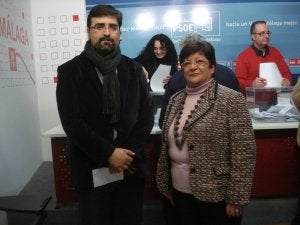 Juan Carlos Márquez y Salomé Arroyo anoche en la asamblea. ::                             SUR
