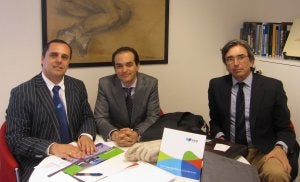 osé Galiano,cconsejero de Stamp), Charif Cherkaoui, de la Embajada de Marruecos y Antonio Paublete, gerente de Stamp. ::
SUR