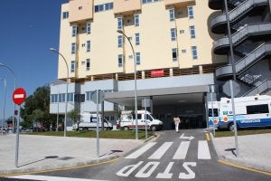 Nueva entrada a la zona de las consultas externas. ::
SUR