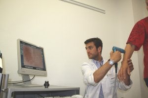 El Clínico reduce a menos de 72 horas las operaciones de melanomas