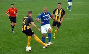 El juego fue muy intenso en el centro del campo. ::
GECA SPORT