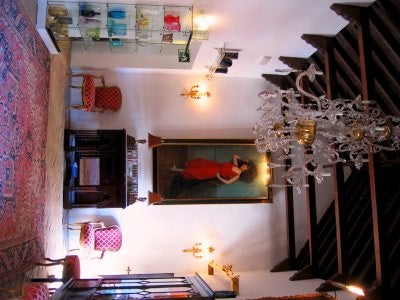 Una de las habitaciones principales del Museo, ambientada en otra época gracias a su decoración. ::
SUR