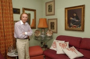 Pepe Carleton, en su piso de la avenida Ricardo Soriano. ::
JOSELE-LANZA