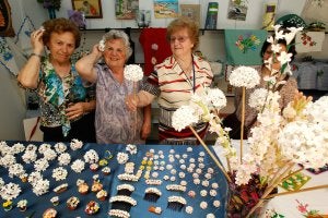 La feria de muestras servirá para presentar los trabajos de los talleres para mayores. :: Antonio Salas