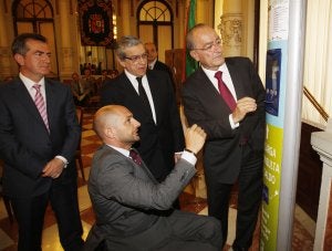 La tarjeta del autobús ya se puede recargar en los cajeros e Internet