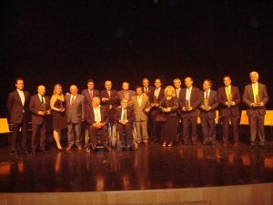Imagen de todos los galardonados con los premios Sentir Málaga. ::
SUR