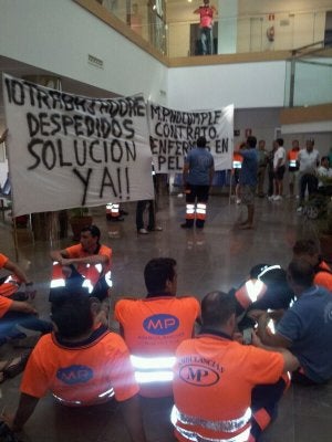Huelga indefinida en las ambulancias concertadas con el Hospital Clínico