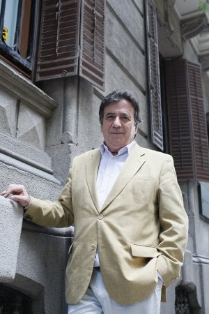 Landero lamenta el desprecio de los políticos a la cultura. ::
J. R. LADRA