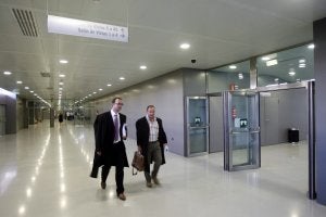 Los abogados de oficio no descartan dejar de trabajar si la Junta no les paga