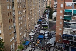 El mercadillo de La Luz abrió ayer por última vez. ::                             ANTONIO SALAS