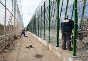 La sirga: de valla infranqueable a facilitar el salto a los inmigrantes