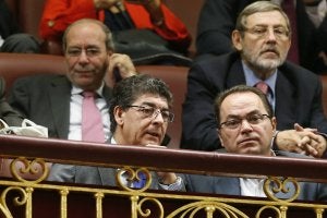 Andalucía se prepara para recurrir la reforma local por invadir su Estatuto