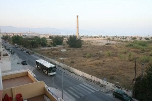Vista de los terrenos de La Térmica, en el litoral oeste. ::                             SUR