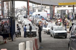 Paso fronterizo de Beni-Enzar entre Marruecos y Melilla. ::
EFE