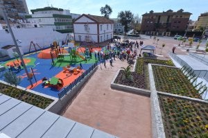 Abren un nuevo parque infantil junto al centro Aviva! de Pedregalejo
