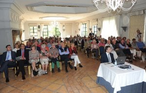 Imagen de los asistentes al encuentro celebrado ayer en Marbella. ::  Josele-Lanza