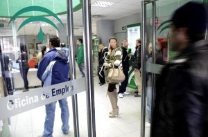 Los agentes intuyen un fraude de decenas de millones de euros a través del SAE. ::    Sur