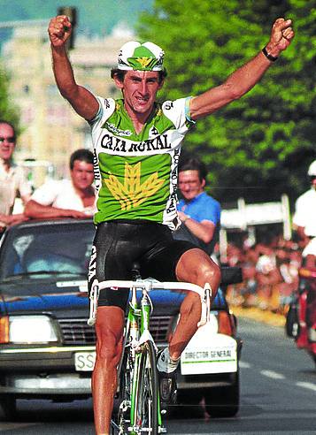 Marino celebra su victoria en 1987