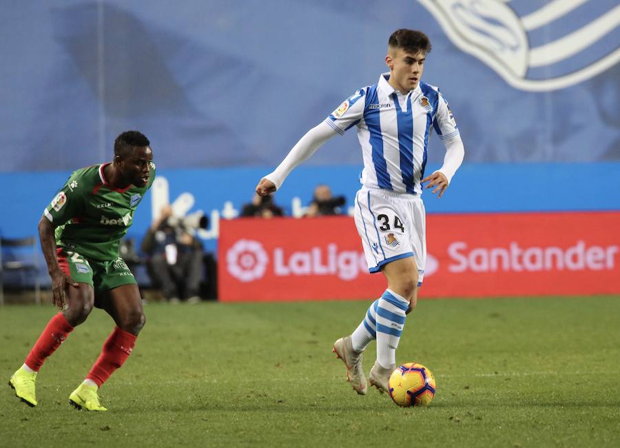La Real y el Alavés se ven las caras en un partido muy importante para encarar el nuevo año con optimismo.