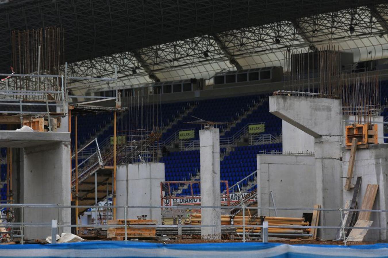 La construcción de la tribuna Norte toma velocidad de crucero y la estructura ya se apreciar desde el exterior del estadio. A vista de pájaro, la evolución de las obras en el último mes ha sido notable. Tras finalizar la construcción de la losa de cimentación del parking se procedió al hormigonado del hall de entrada de la tribuna Norte.