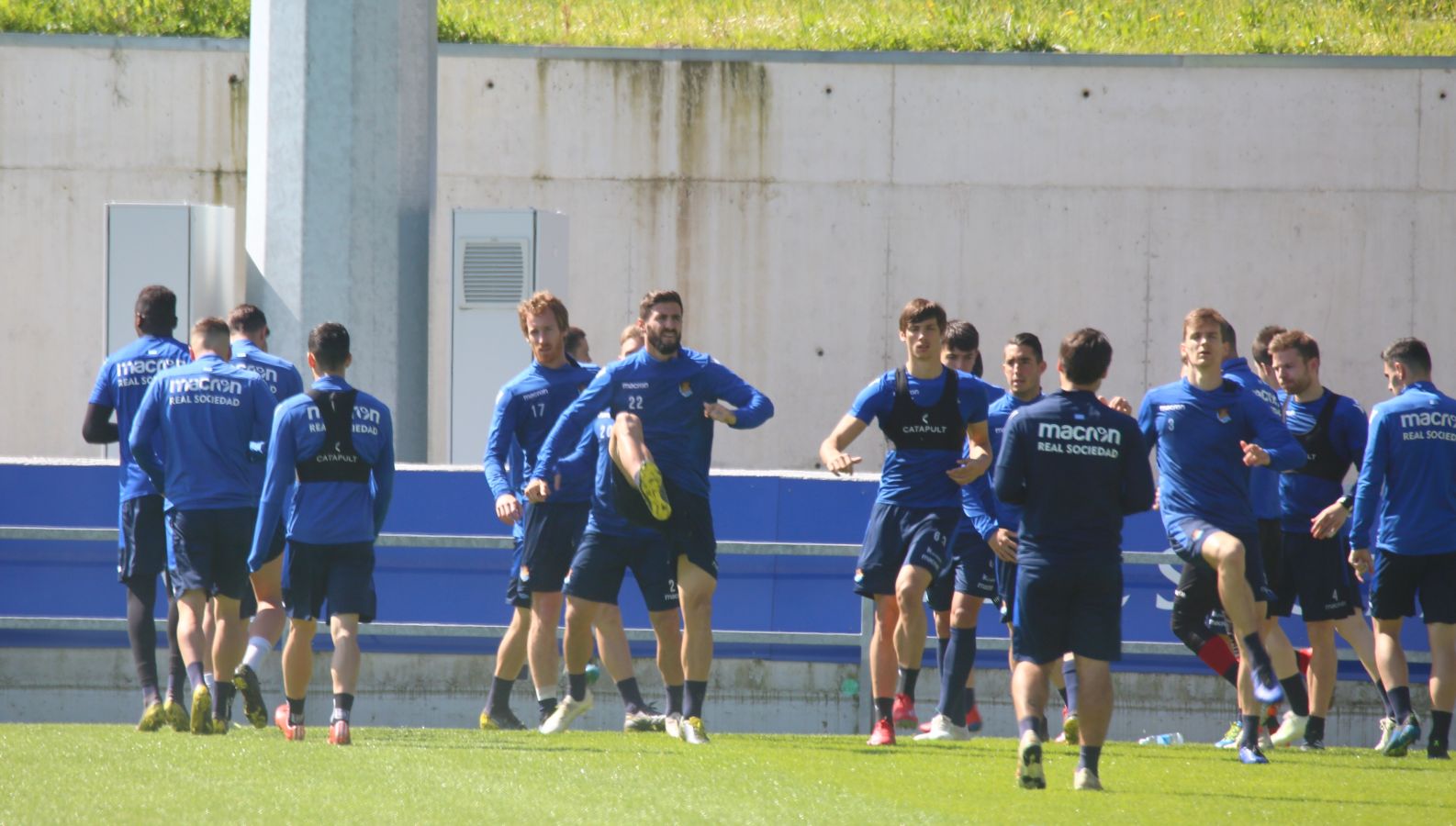 La Real Sociedad ha vuelto a los entrenamientos este lunes tras la victoria ante el Getafe en Anoeta. Illarramendi, Zurutuza y Llorente han entrenado con el grupo.