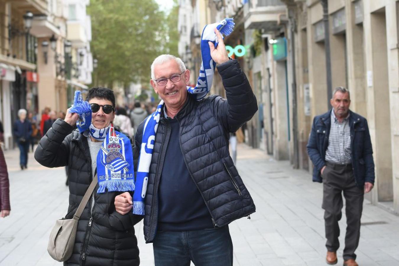 Numerosos afiicionados realistas se han acercado a Vitoria para animar a la Real Sociedad 