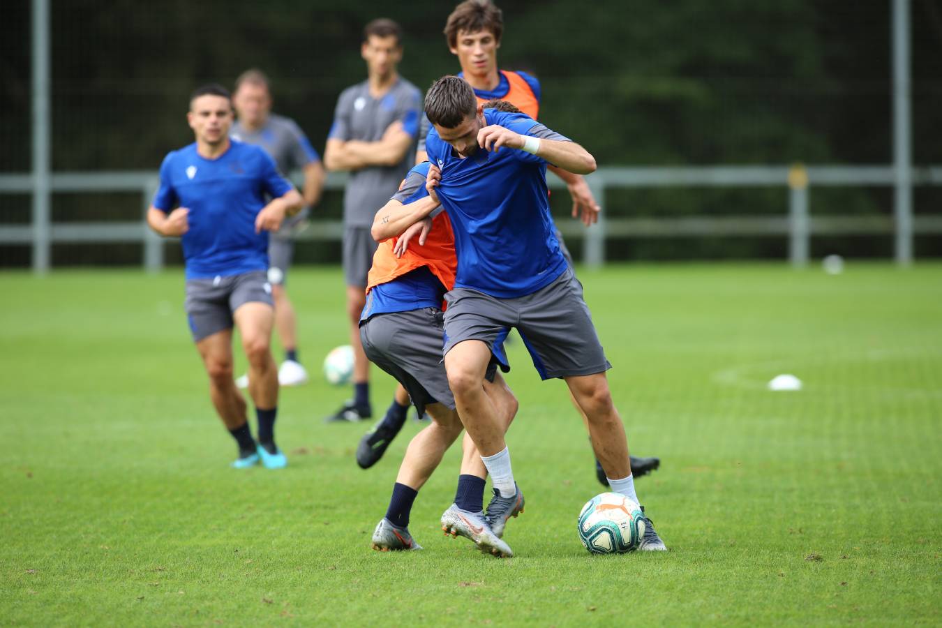 Tras el triunfo de la Real Sociedad en el nuevo Anoeta frente al Atlético de Madrid, el equipo ha vuelto a entrenarse en Zubieta. 