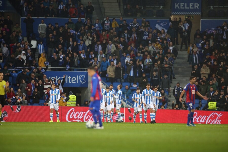 La Real Sociedad vence 4-1 al Eibar en el Reale Arena. 