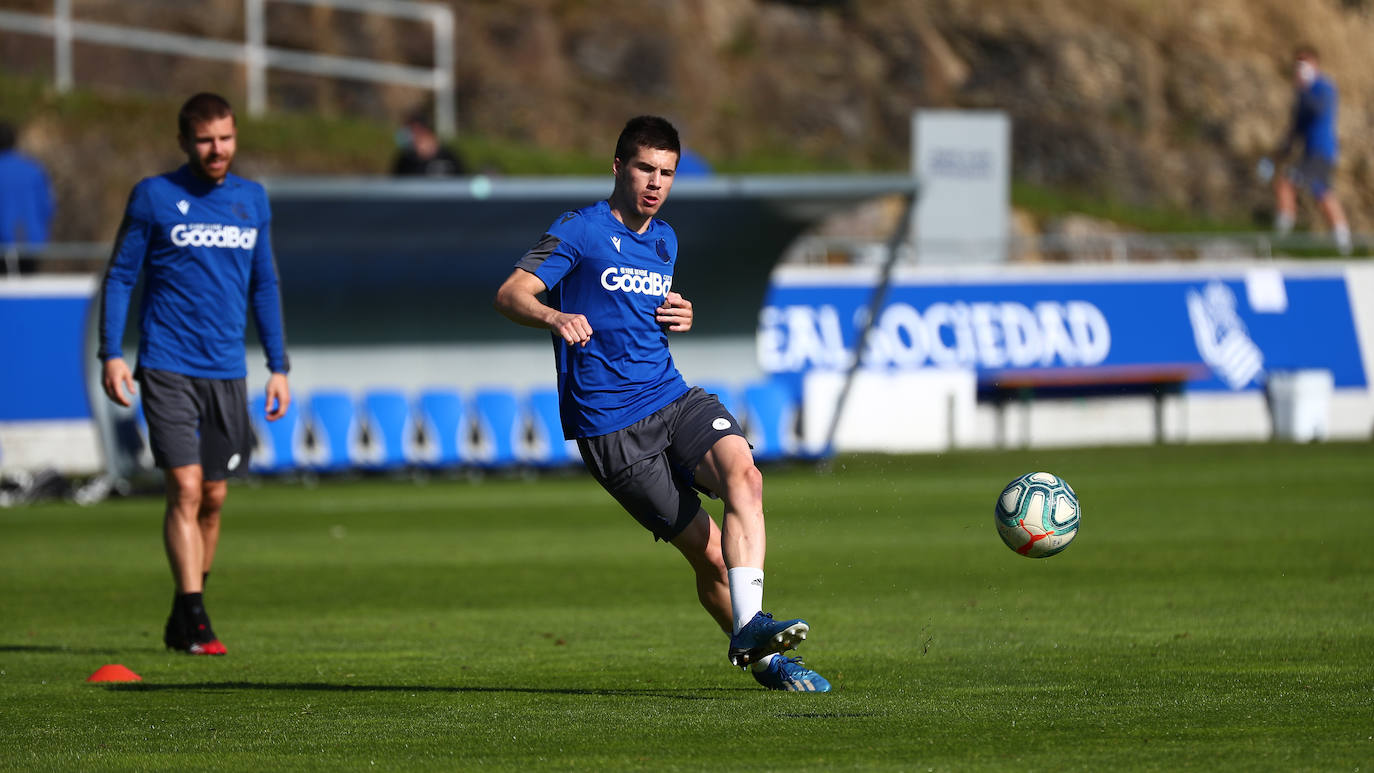 Fotos: La Real Sociedad intensifica el ritmo de trabajo