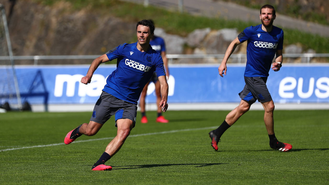 Fotos: La Real Sociedad intensifica el ritmo de trabajo