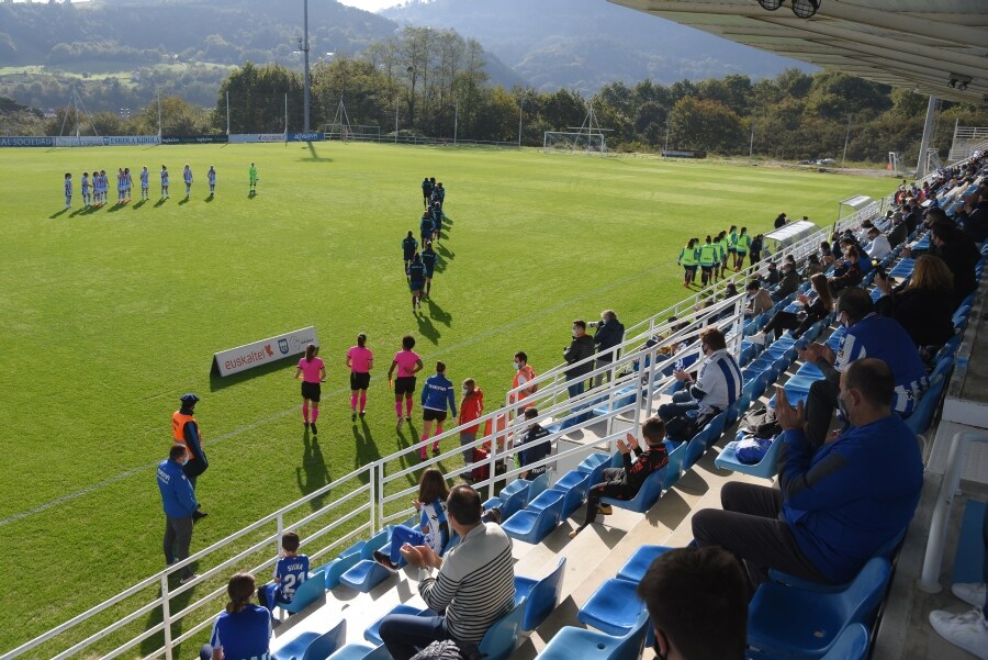 La Real Sociedad femenina ha ganado esta mañana al Levante por 3-2 en Zubieta después de culminar la remontada con un gol de Cecilia en el minuto 89. 