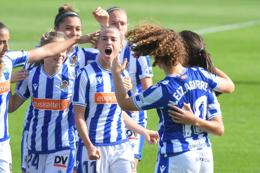 La Real Sociedad femenina ha ganado esta mañana al Levante por 3-2 en Zubieta después de culminar la remontada con un gol de Cecilia en el minuto 89. 