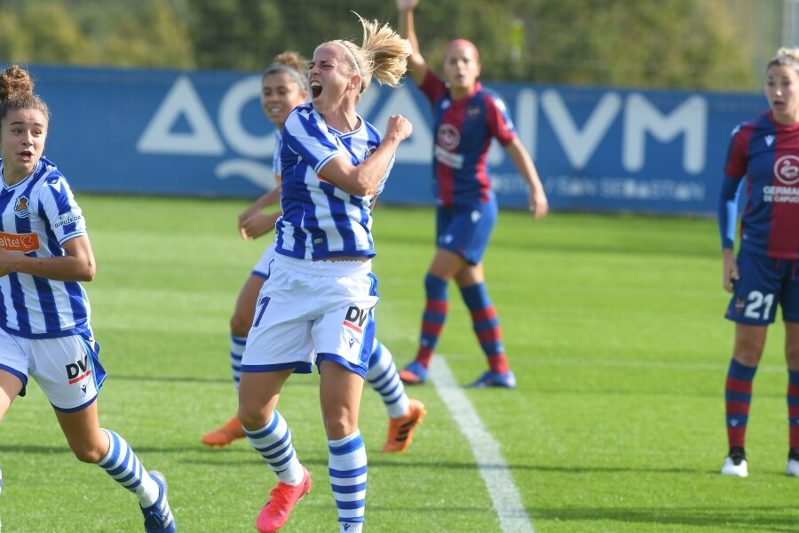 La Real Sociedad femenina ha ganado esta mañana al Levante por 3-2 en Zubieta después de culminar la remontada con un gol de Cecilia en el minuto 89. 