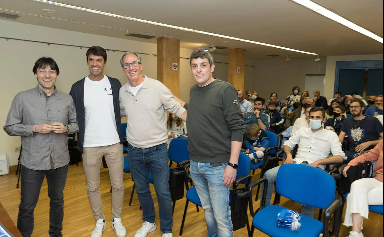 Real Sociedad: Xabi Prieto: «Me cuesta ver a Mikel Oyarzabal con otra camiseta»