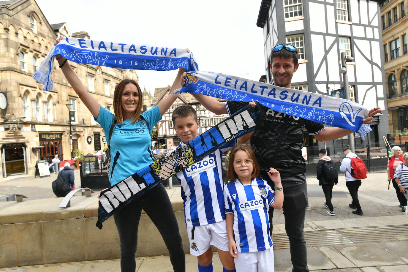 Fotos: Mánchester se tiñe de txuri-urdin