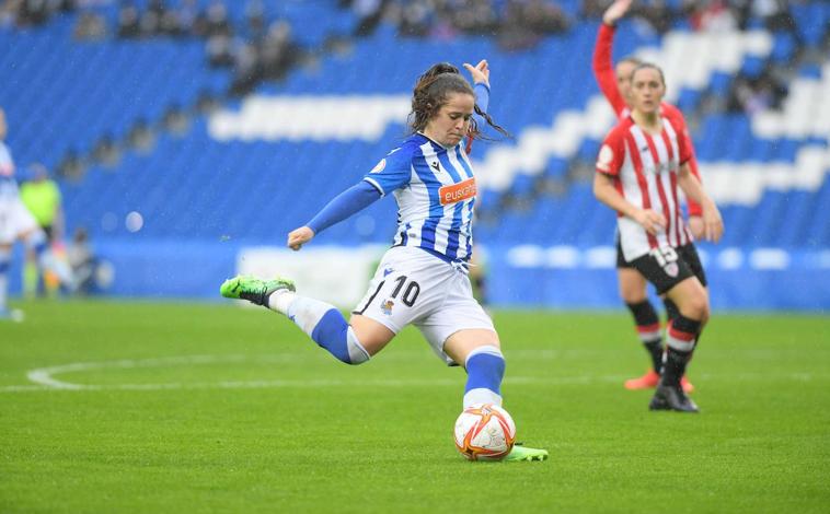 Gran ambiente en el derbi femenino en Zubieta